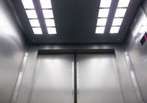 нержавеющая сталь для отделки кабины лифта в жилом здании